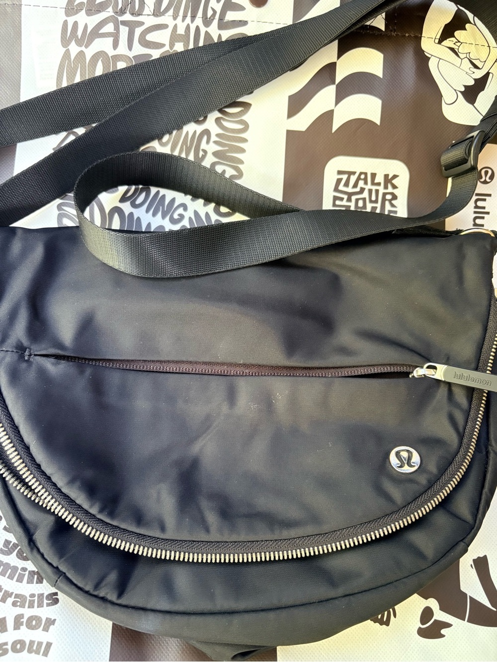 lululemon athletica Black Crossbody festival bag Bag - Sleek Everyday Carry